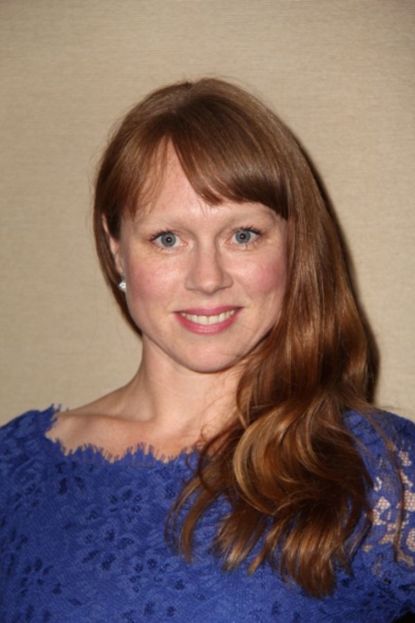 Hayley McElhinney Photo