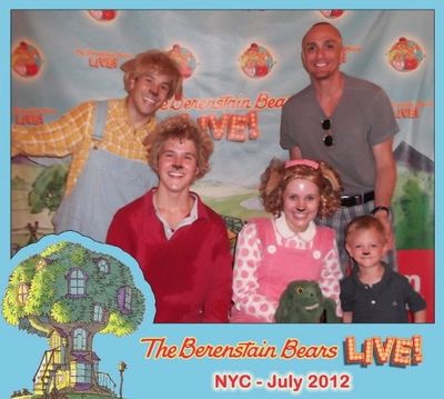 Joel Anthony Frank as Papa Bear, Andreas Wyder as Brother Bear, Melissa Joiner as Sis Photo