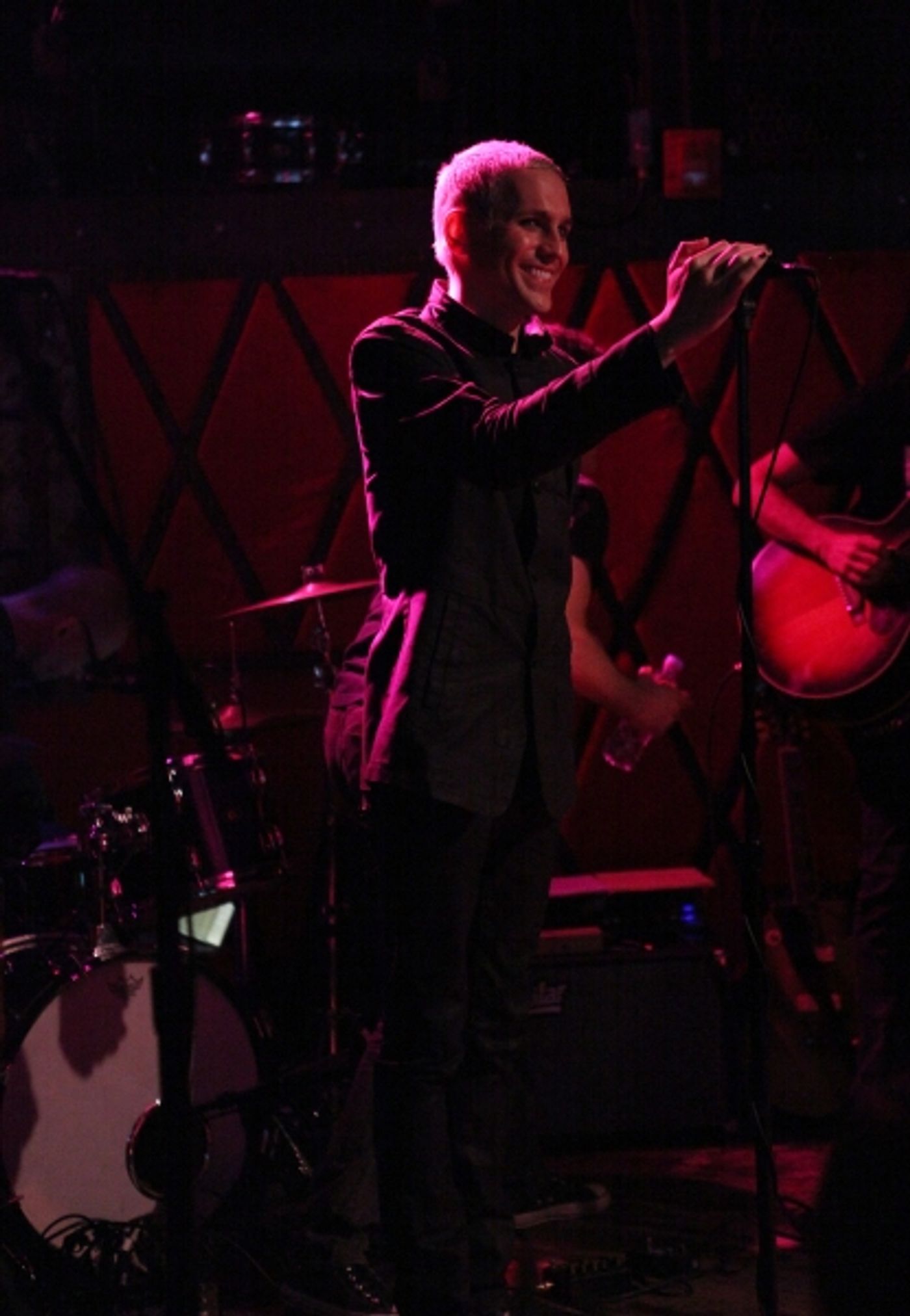 Exclusive Photo Coverage: Tony Vincent Brings Solo Concert to Rockwood Music Hall!  Image