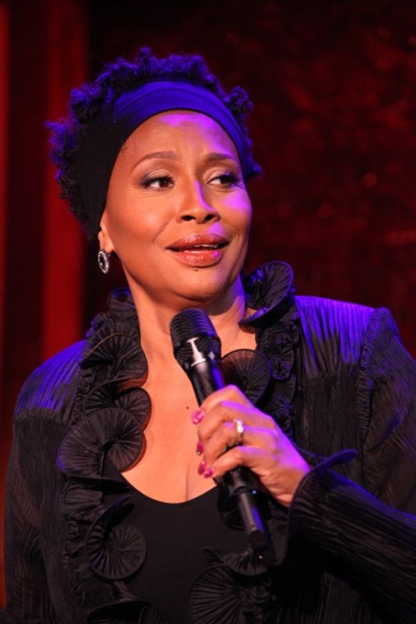 Jennifer Lewis  Photo